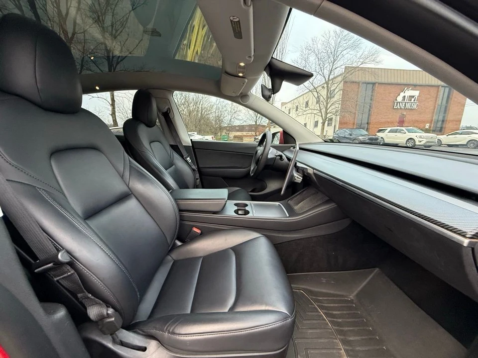 2022 Tesla Model Y Performance - Image 20 of 21