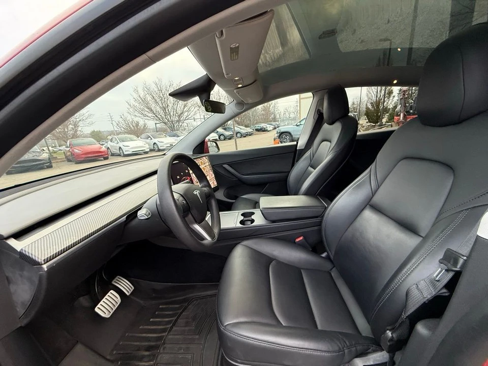 2022 Tesla Model Y Performance - Image 10 of 21