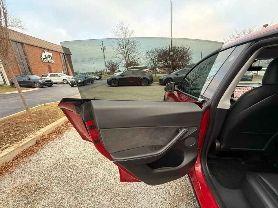 2022 Tesla Model Y Performance - Image 11 of 21
