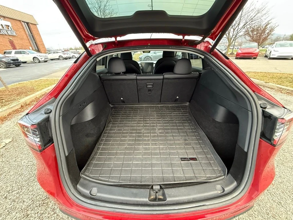 2022 Tesla Model Y Performance - Image 14 of 21