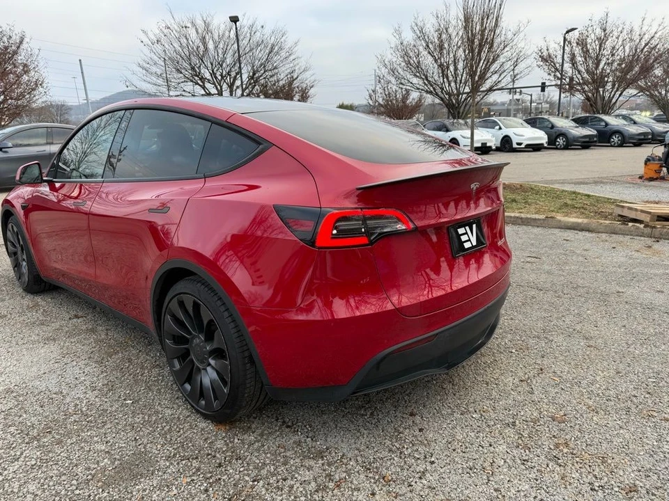 2022 Tesla Model Y Performance - Image 4 of 21