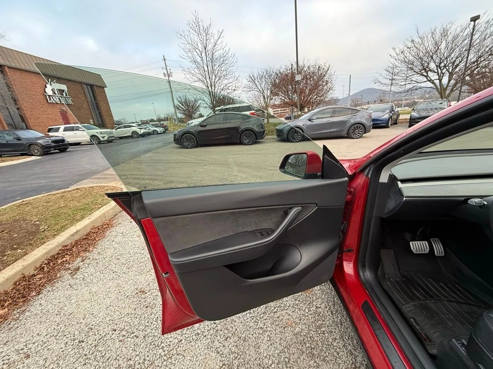 2022 Tesla Model Y Performance - Image 8 of 21