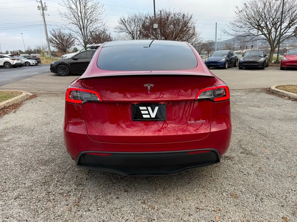 2022 Tesla Model Y Performance - Image 5 of 21