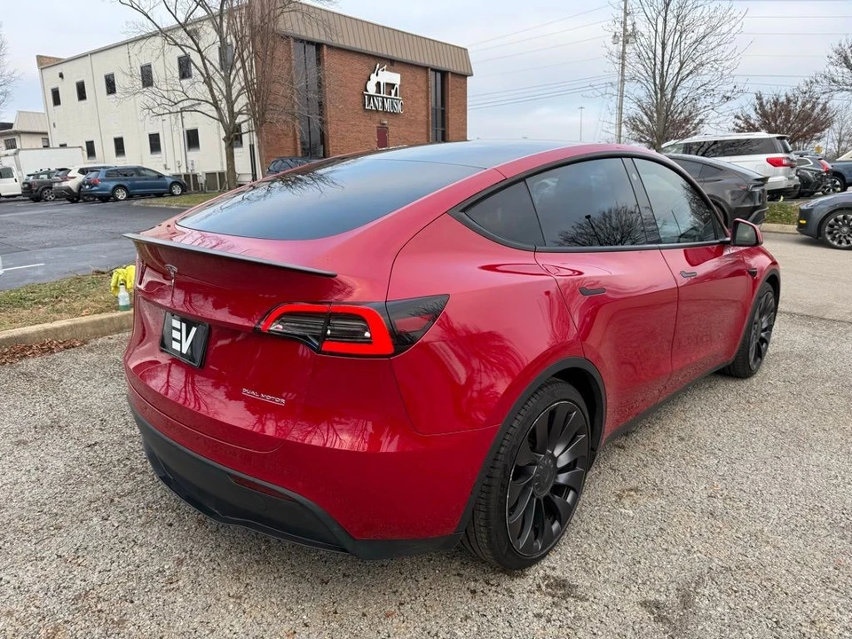 2022 Tesla Model Y Performance - Image 6 of 21
