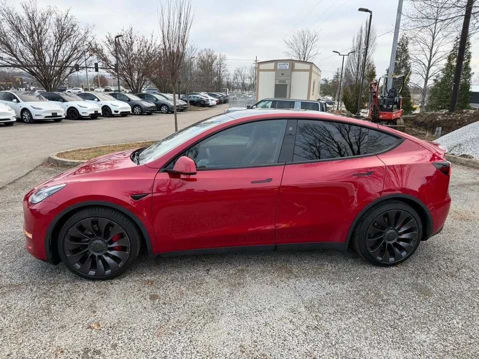 2022 Tesla Model Y Performance - Image 3 of 21