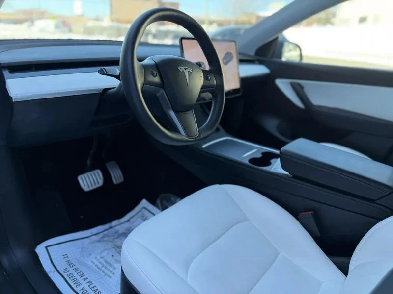 2022 Tesla Model Y Performance - Image 10 of 12