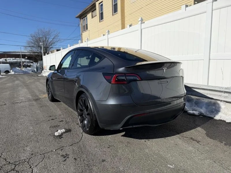 2022 Tesla Model Y Performance - Image 5 of 12