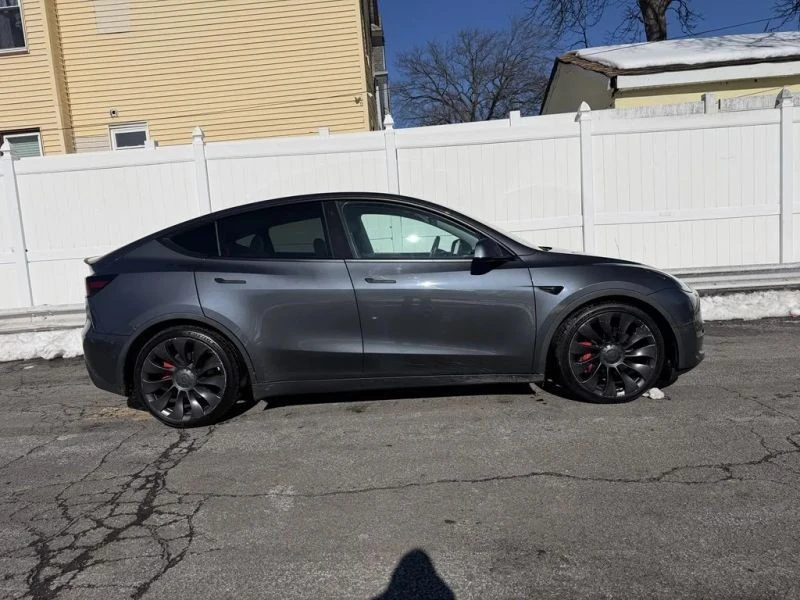 2022 Tesla Model Y Performance - Image 8 of 12