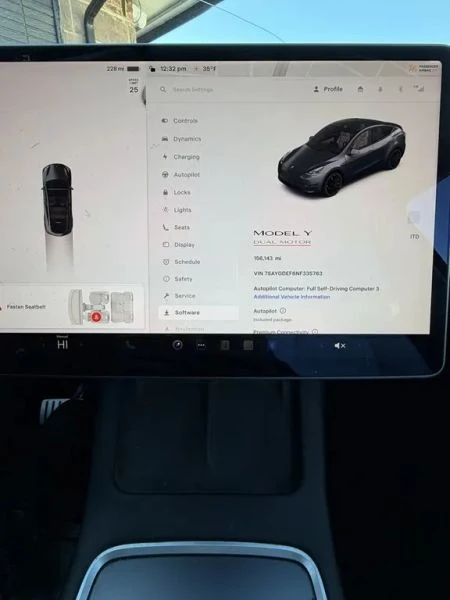 2022 Tesla Model Y Performance - Image 11 of 12