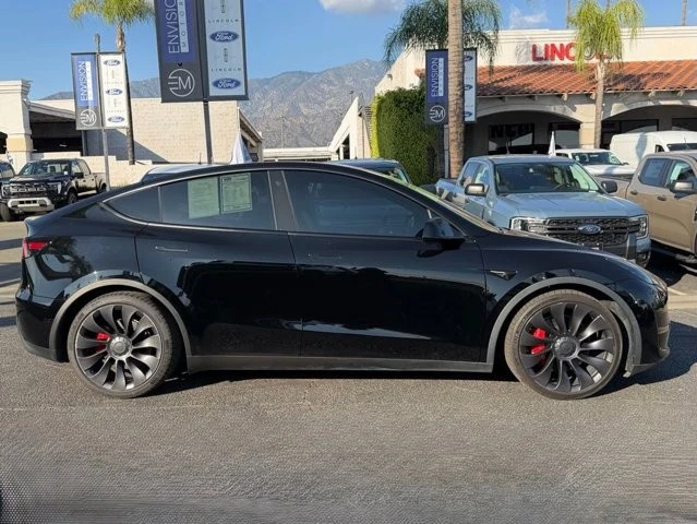 2022 Tesla Model Y Performance - Image 9 of 12
