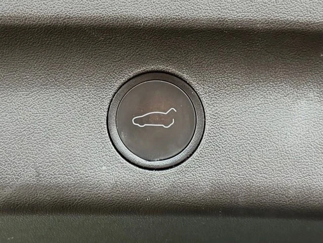 2022 Tesla Model Y Performance - Image 11 of 12
