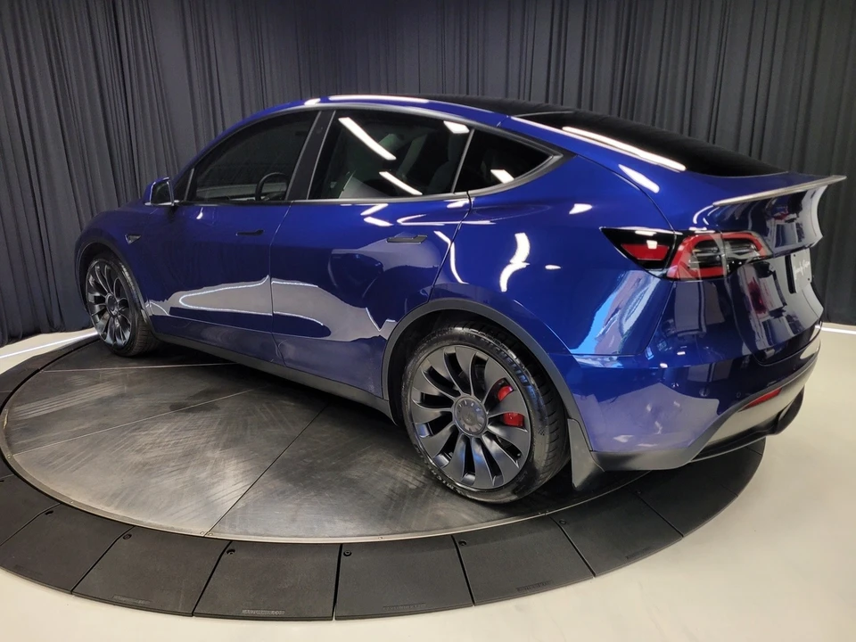 2022 Tesla Model Y Performance - Image 11 of 12