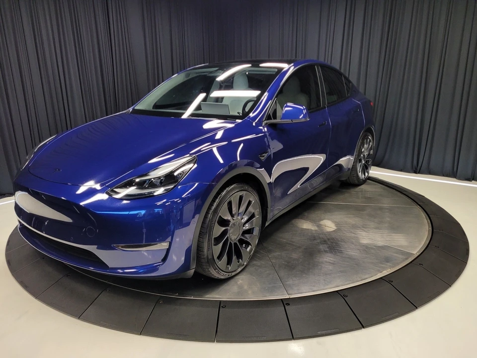 2022 Tesla Model Y Performance - Image 7 of 12