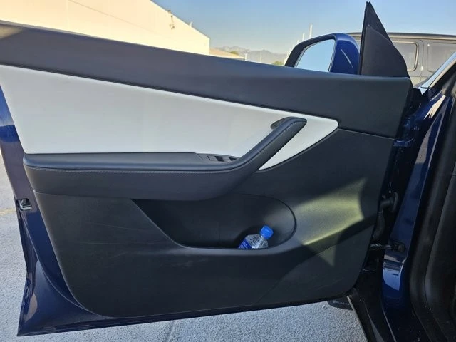 2022 Tesla Model Y Performance - Image 10 of 12