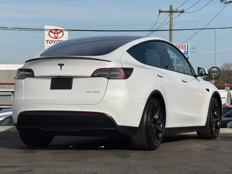 2022 Tesla Model Y Performance - Image 12 of 12