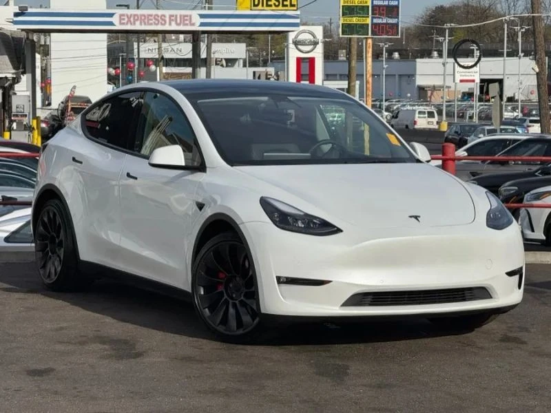 2022 Tesla Model Y Performance - Image 11 of 12