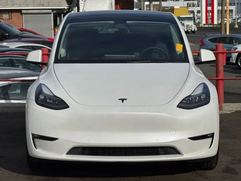 2022 Tesla Model Y Performance - Image 10 of 12