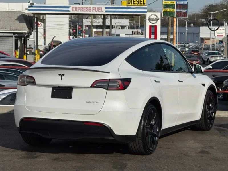 2022 Tesla Model Y Performance - Image 5 of 12