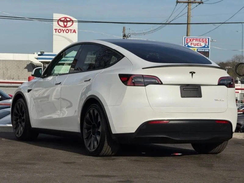 2022 Tesla Model Y Performance - Image 7 of 12