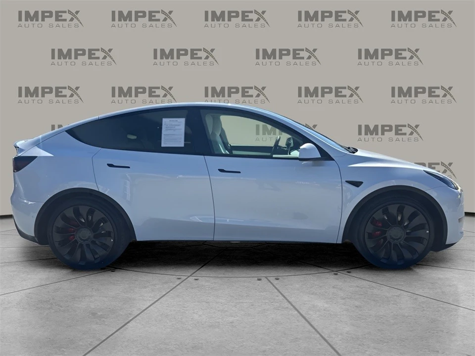 2022 Tesla Model Y Performance - Image 6 of 12