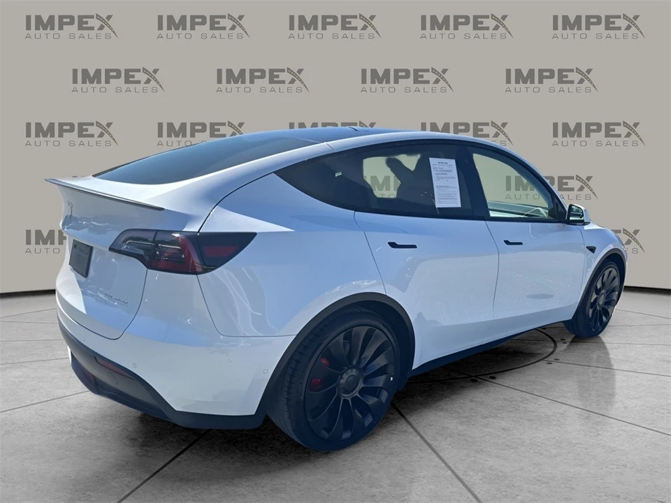 2022 Tesla Model Y Performance - Image 5 of 12