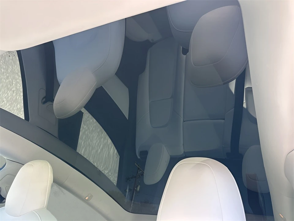 2022 Tesla Model Y Performance - Image 11 of 12