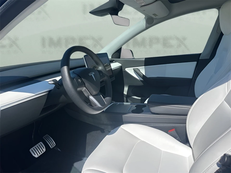 2022 Tesla Model Y Performance - Image 9 of 12