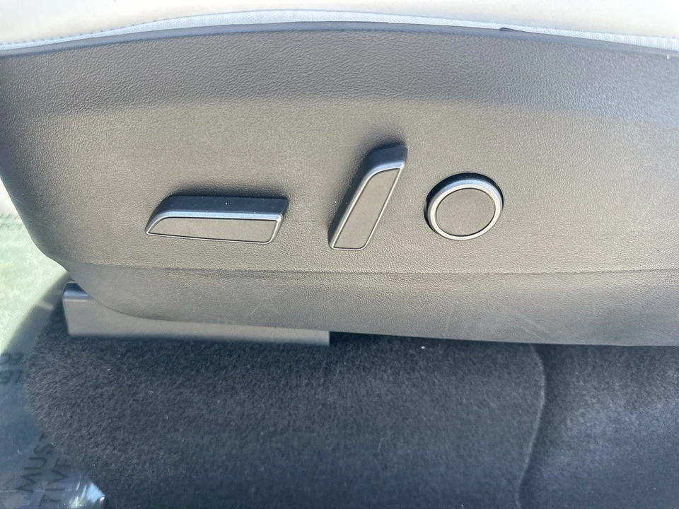 2022 Tesla Model Y Performance - Image 10 of 12