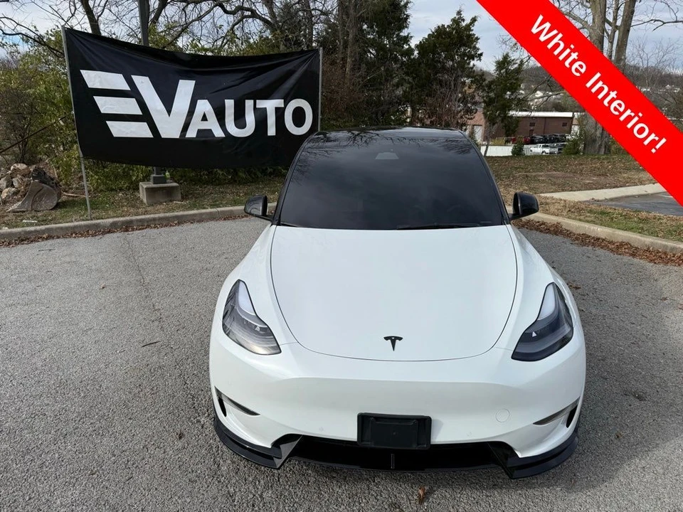 2022 Tesla Model Y Performance - Image 2 of 13