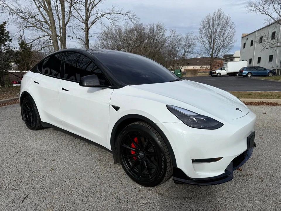 2022 Tesla Model Y Performance - Image 3 of 13