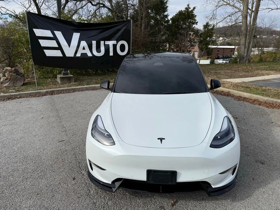 2022 Tesla Model Y Performance - Image 2 of 13