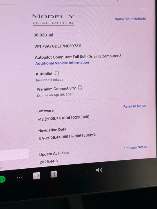 2022 Tesla Model Y Performance - Image 13 of 13