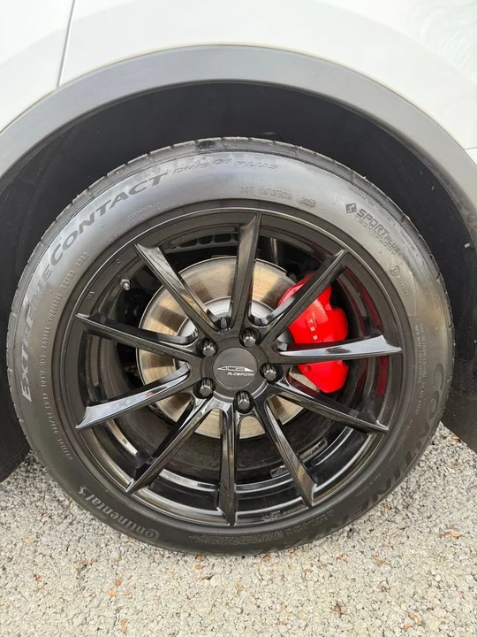2022 Tesla Model Y Performance - Image 12 of 13