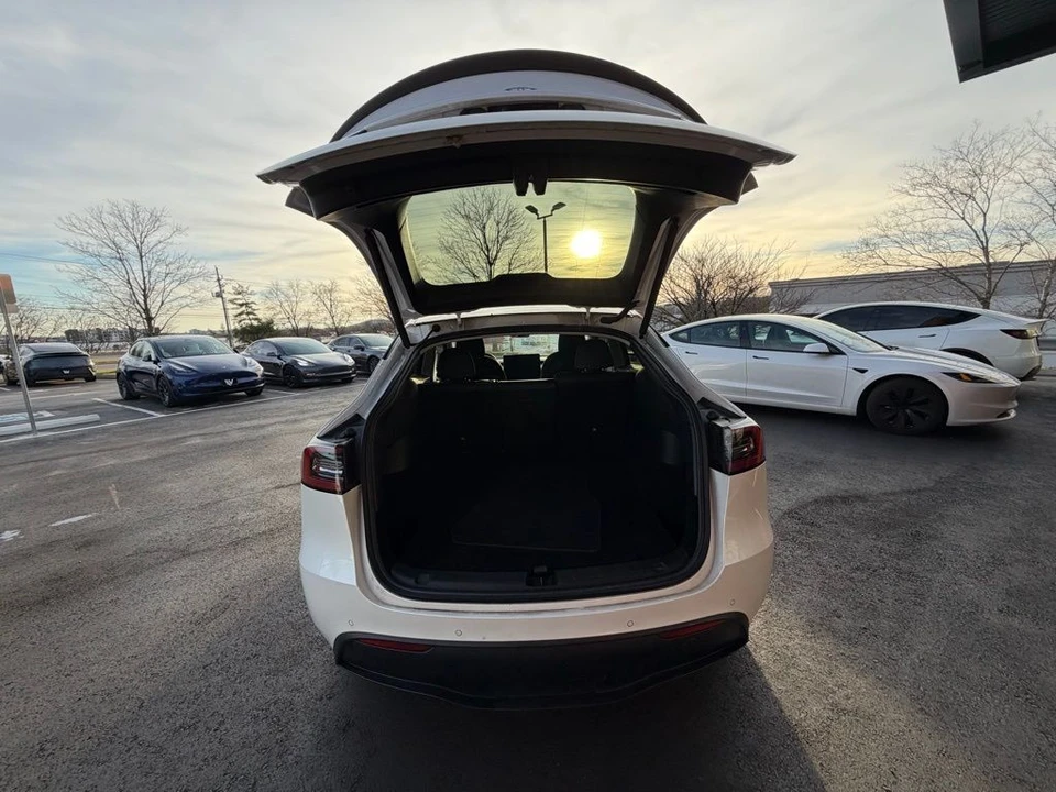 2022 Tesla Model Y Performance - Image 6 of 16
