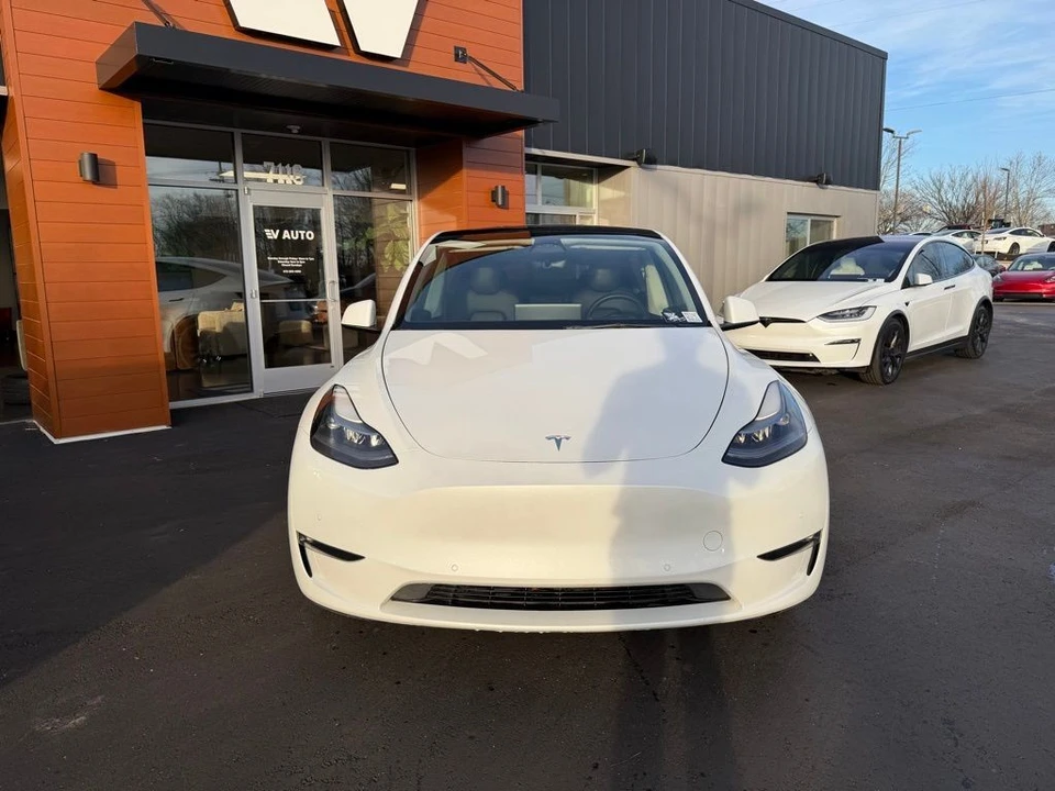 2022 Tesla Model Y Performance - Image 2 of 16