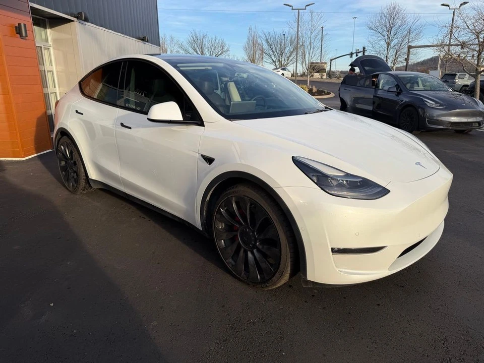 2022 Tesla Model Y Performance - Image 3 of 16