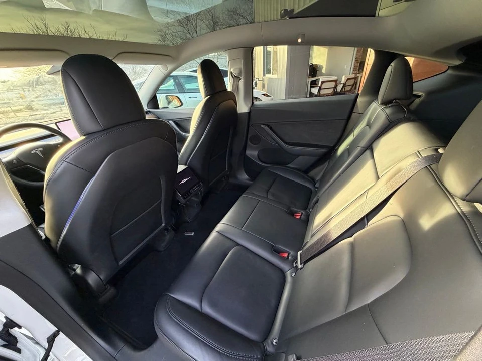 2022 Tesla Model Y Performance - Image 10 of 16