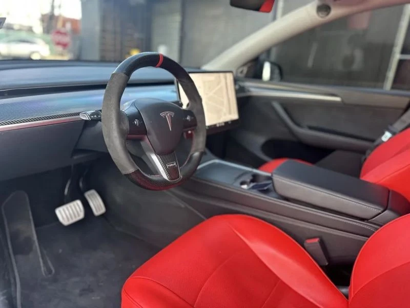 2022 Tesla Model Y Performance - Image 10 of 12