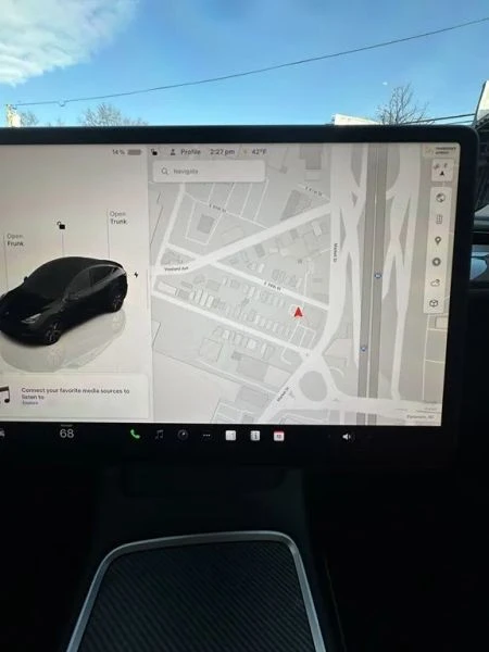 2022 Tesla Model Y Performance - Image 12 of 12