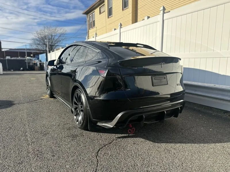 2022 Tesla Model Y Performance - Image 5 of 12