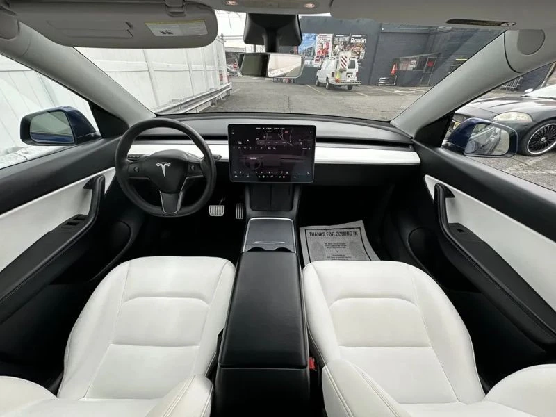 2022 Tesla Model Y Performance - Image 9 of 12