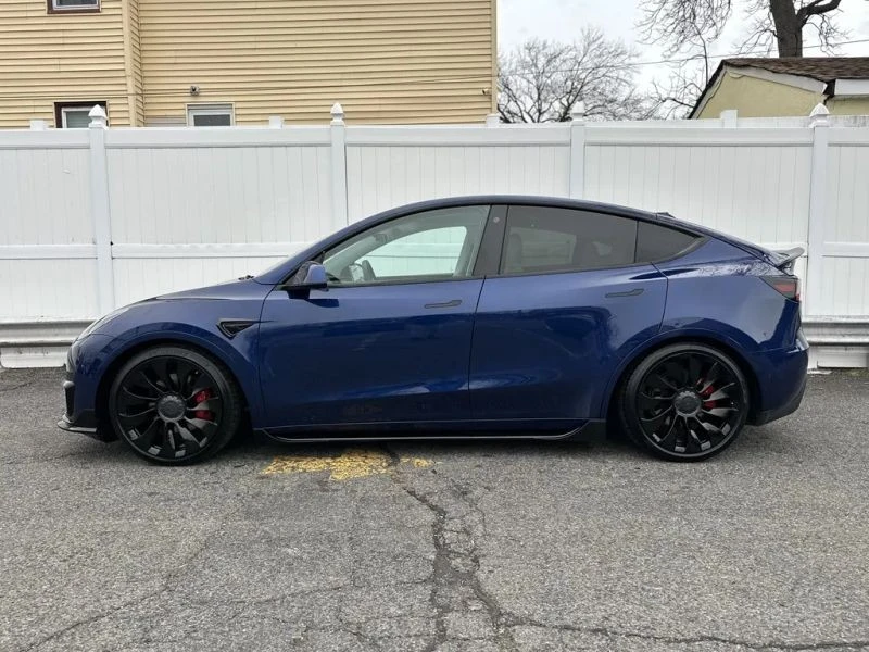2022 Tesla Model Y Performance - Image 4 of 12