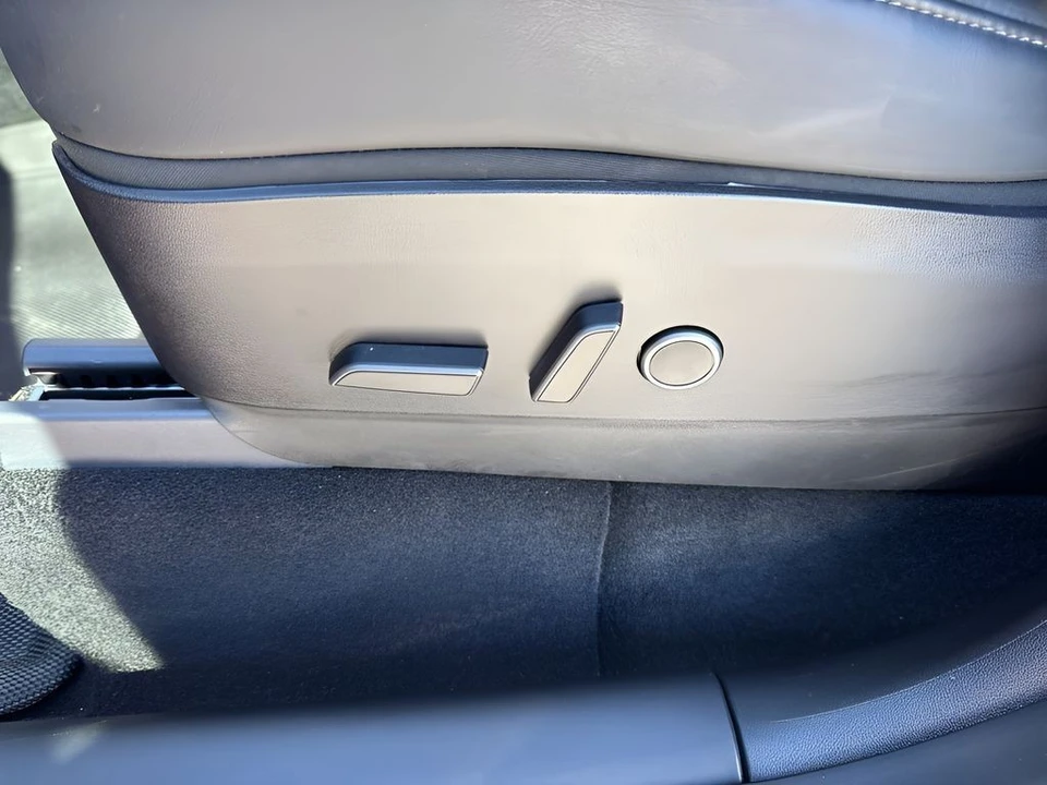2022 Tesla Model Y Performance - Image 10 of 12
