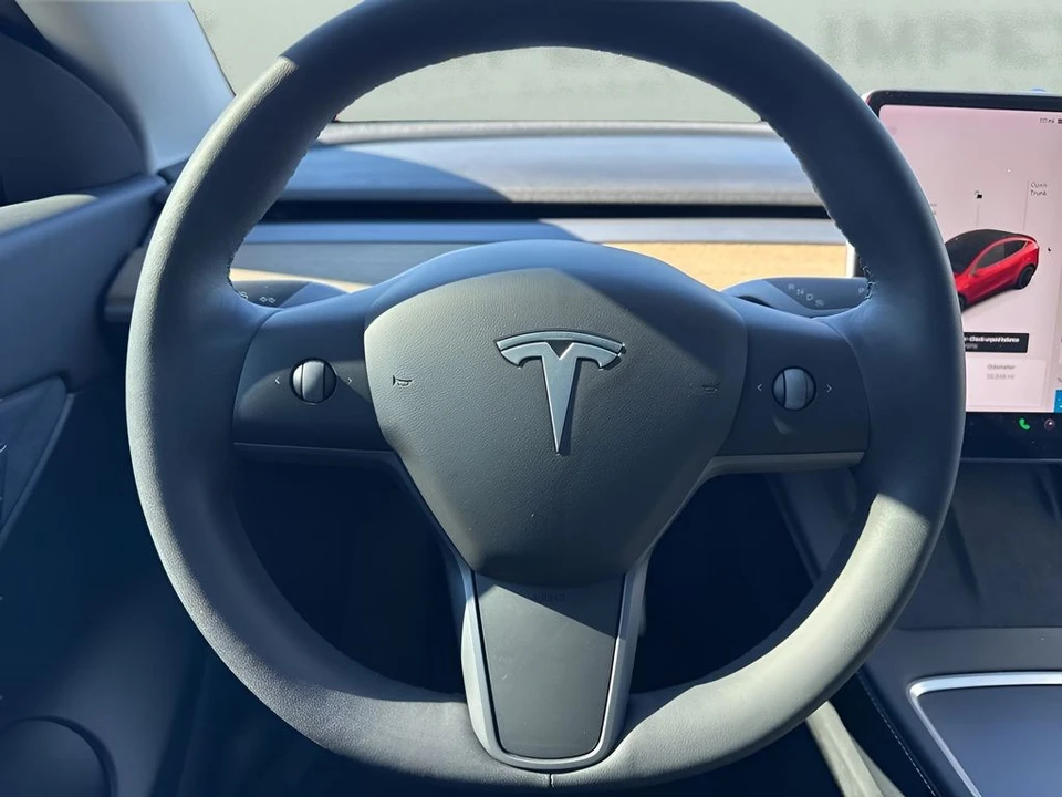 2022 Tesla Model Y Performance - Image 14 of 21