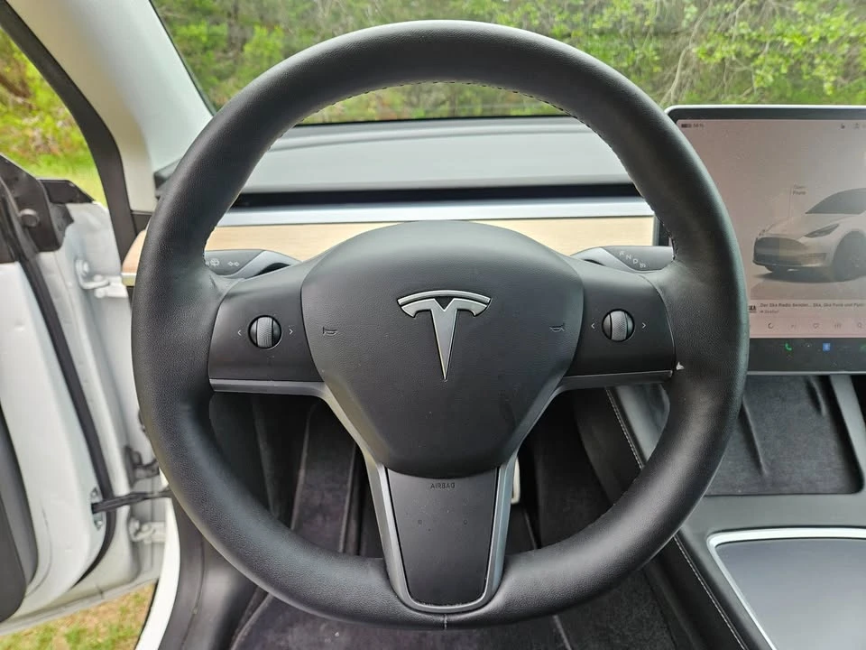 2022 Tesla Model Y Performance - Image 12 of 20