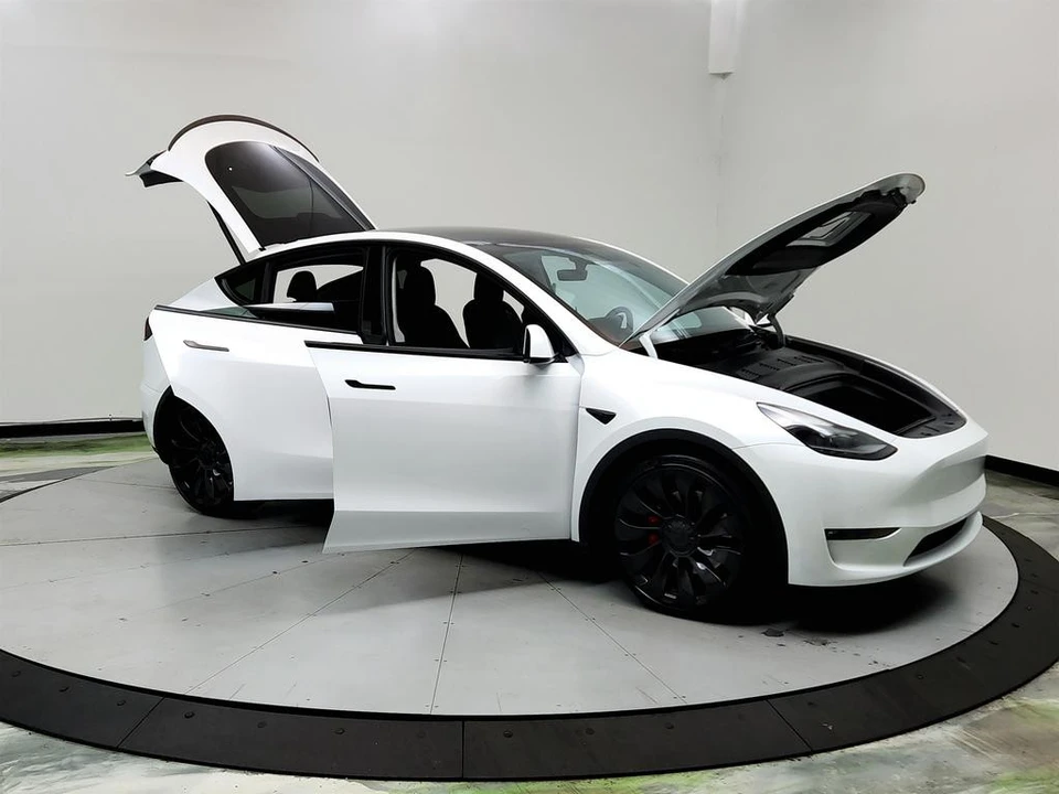 2022 Tesla Model Y Performance - Image 10 of 12