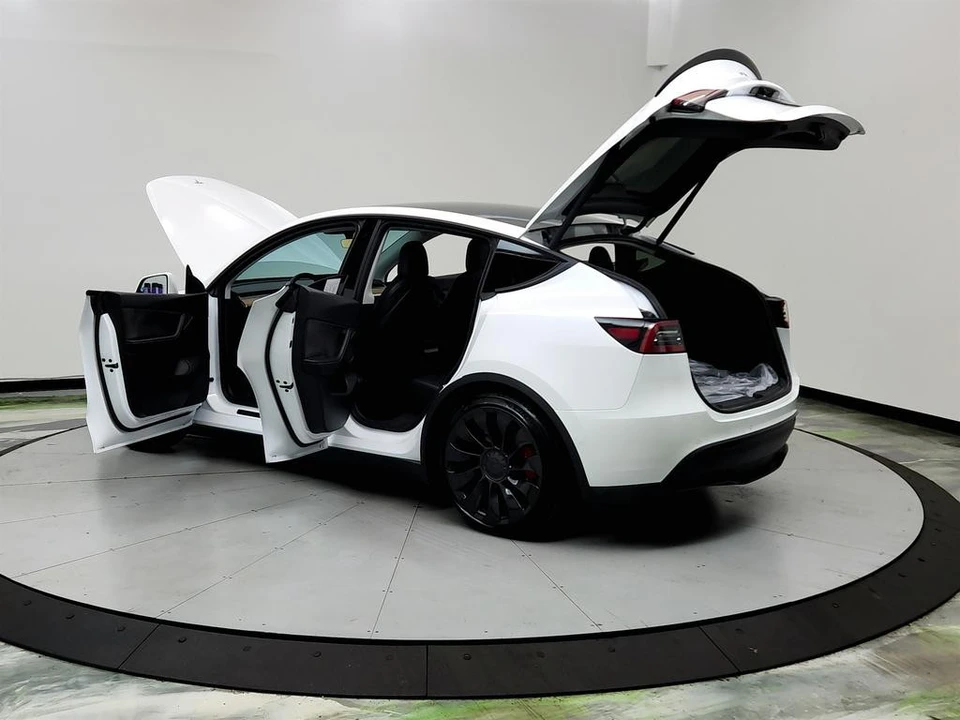 2022 Tesla Model Y Performance - Image 12 of 12