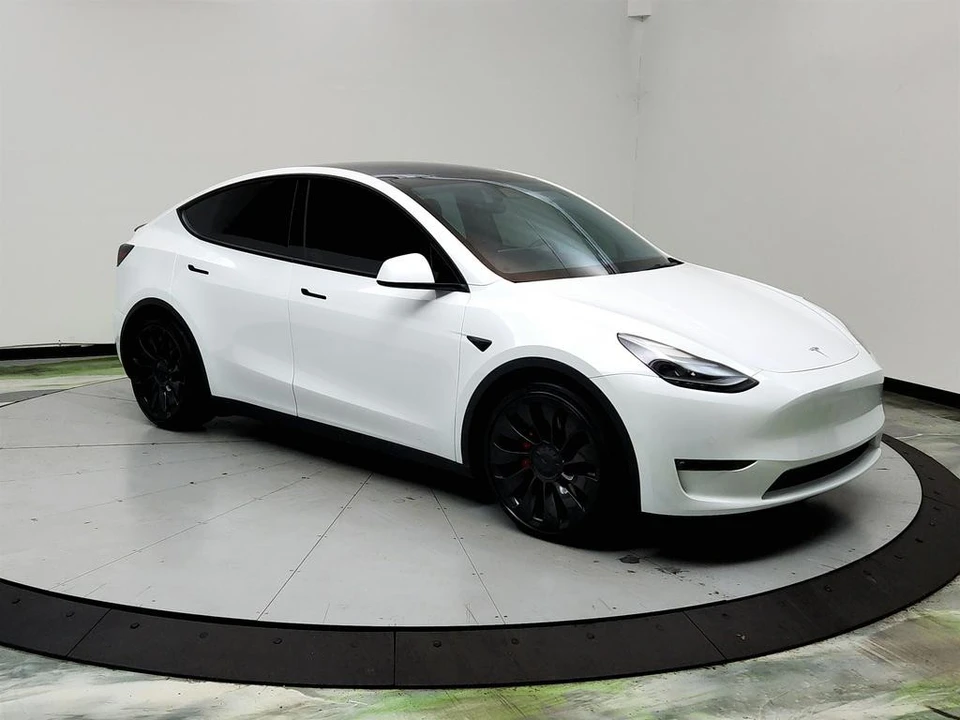 2022 Tesla Model Y Performance - Image 3 of 12