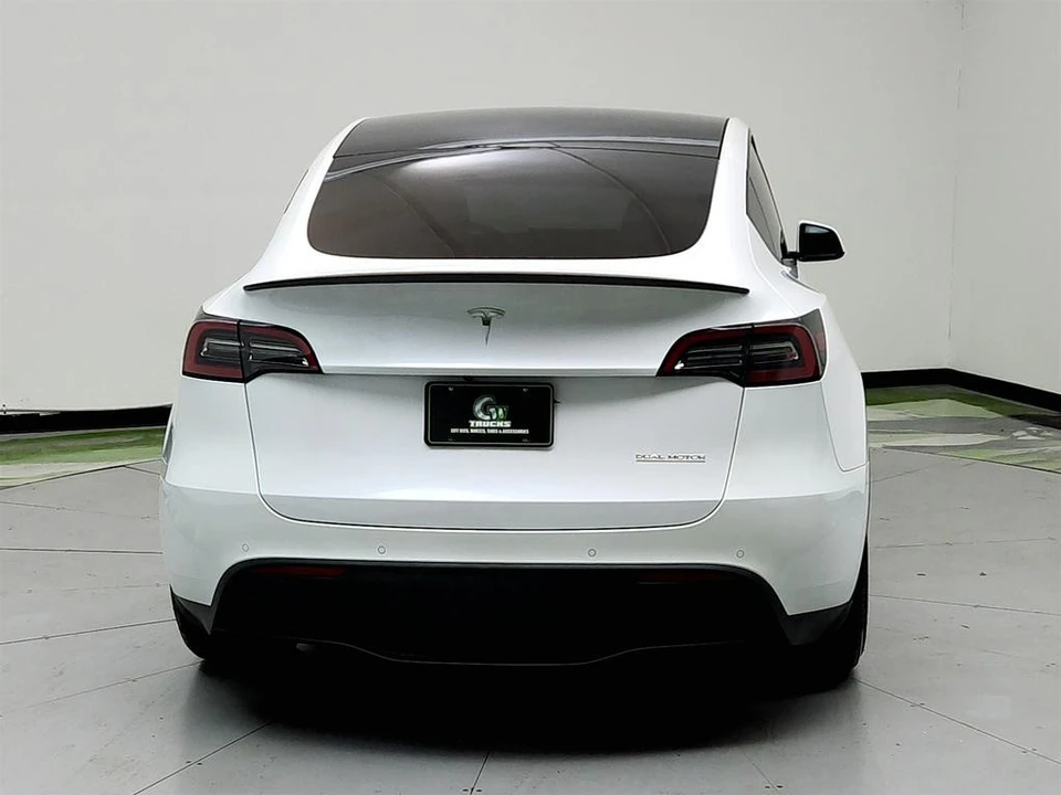 2022 Tesla Model Y Performance - Image 6 of 12