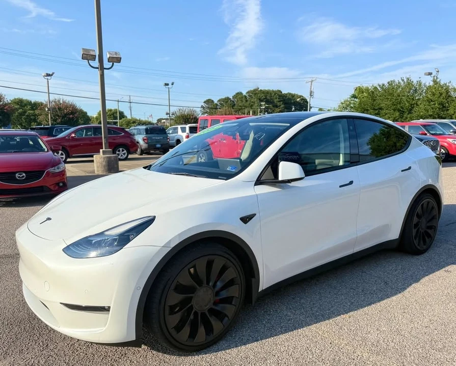 2022 Tesla Model Y Performance - Image 14 of 20
